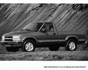 1998 Chevrolet S-10 Regular Cab Pickup Press Photo 0573