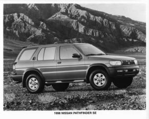 1998 Nissan Pathfinder SE Press Photo 0043