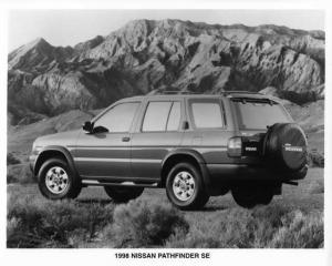 1998 Nissan Pathfinder SE Press Photo 0044