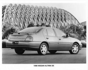 1998 Nissan Altima SE Press Photo 0049