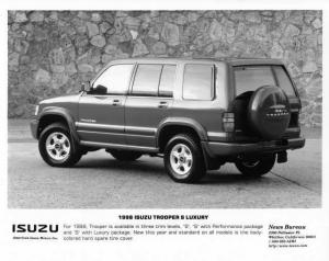 1998 Isuzu Trooper S Luxury Press Photo 0009