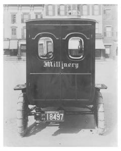 1914 Ford Model T Press Photo 0420 - Millinery Truck - Hat Making