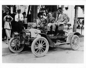 1908 Ford Runabout Press Photo 0450 - W McKay White Winner of Public Ledger Cup