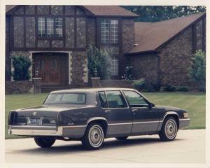 1990 Cadillac Sedan DeVille Press Photo 0076