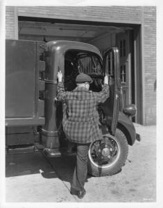 1938 Ford Truck Press Photo 0510