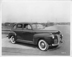 1941 Ford V8 Four Door Sedan Press Photo 0557
