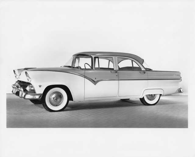 1955 Ford Fairlane Town Sedan Press Photo 0567