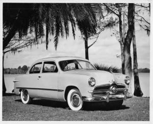 1949 Ford V8 Custom Press Photo 0578