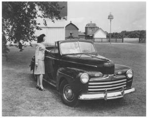 1946 Ford V8 Convertible Coupe Press Photo 0583