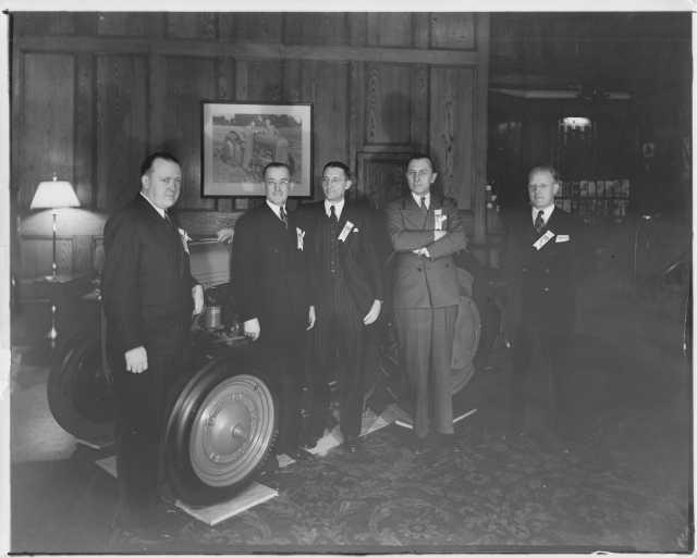 1939 Ford Tractor with Gentlemen Press Photo 0611