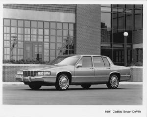 1991 Cadillac Sedan DeVille Press Photo 0314