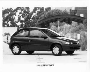 1999 Suzuki Swift Press Photo 0025