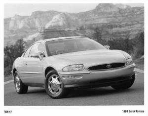 1999 Buick Riviera Press Photo 0261