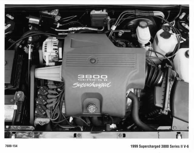 1999 Buick Supercharged 3800 Series II V-6 Engine Press Photo 0265