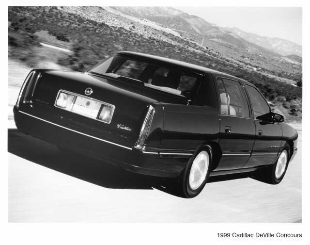 1999 Cadillac DeVille Concours Press Photo 0369