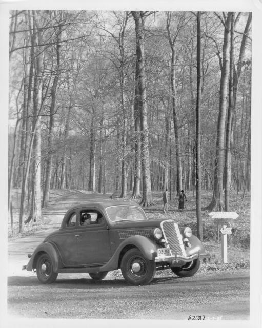 1935 Ford 5 Window Coupe Press Photo 0621