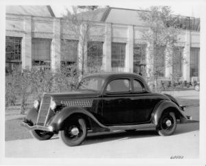 1935 Ford 5 Window Coupe Press Photo 0623