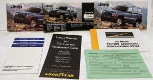 2005 Jeep Liberty Owners Manual and Extras in Case