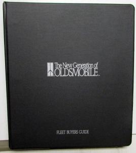1990 Oldsmobile Dealer Album Fleet Buyers Guide Cutlass Silhouette Toronado 98