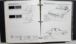 1990 Oldsmobile Dealer Album Fleet Buyers Guide Cutlass Silhouette Toronado 98