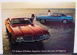 1971 Oldsmobile Cutlass S Supreme Cruiser Ninety-Eight Luxury Coupe Postcards