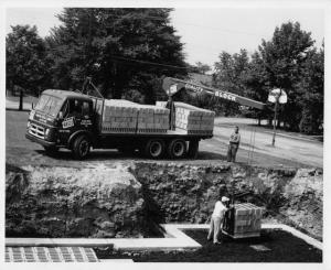 1950s Diamond T Model 730C-32M Truck Press Photo 0036 - Aliquippa Block & Supply