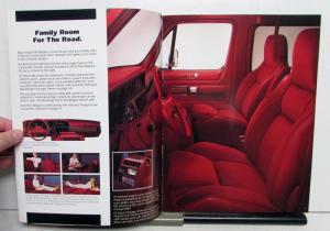 1991 Dodge Ram Wagon Ram Van Caravan C/V Specs Towing Seating Sales Brochure