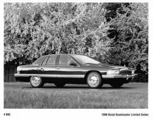 1996 Buick Roadmaster Limited Sedan Press Photo 0291