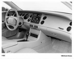 1996 Buick Riviera Dash Press Photo 0302