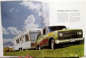 1971 International IH Travelall Tow Wagons Dealer Sales Brochure