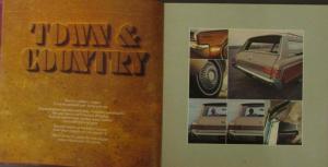 1968 Chrysler New Yorker Town & Country 300 Newport Original Sales Brochure