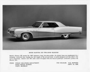 1967 Buick Electra 225 Two Door Hardtop Press Release Photo 0193