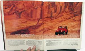 1992 Jeep Book Sales Brochure Wrangler Cherokee Comanche Pickup Original