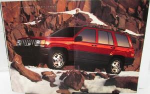 1993 Jeep Grand Cherokee Limited Laredo Base Sales Brochure Original XL