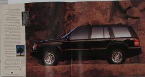 1995 Jeep Book Wrangler Cherokee & Grand Cherokee Color Sales Brochure Cat XL