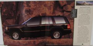 1995 Jeep Book Wrangler Cherokee & Grand Cherokee Color Sales Brochure Small